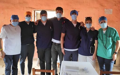 Dentistas solidarios en Madagascar: "Muchos niños era la primera vez que veían un cepillo dental"
