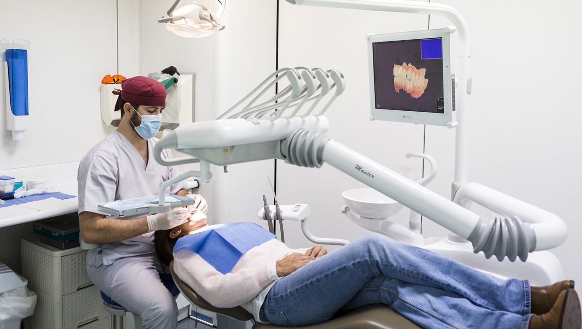 Fotografía de un tratamiento en una clínica IO de Zaragoza (Fuente: Institutos Odontológicos)