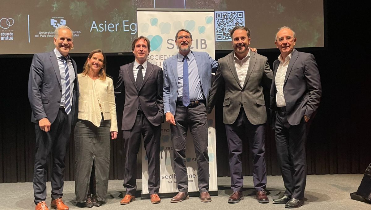 Asier Eguía, Berta García, José María Delgado, Daniel Torres, Gustavo Cabello y Eduardo Anitua (Fuente: SECIB)