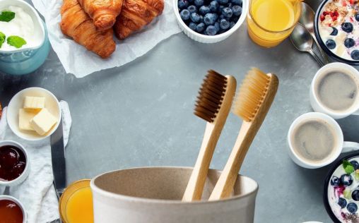 Cepillarse los dientes antes o después del desayuno, ¿qué piensan los expertos?