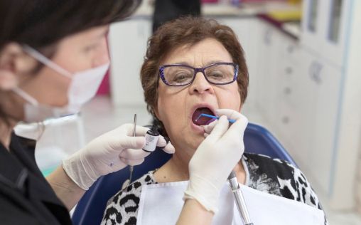 Avances en la salud oral de pacientes mayores, la tecnología irrumpe para mejorar el abordaje