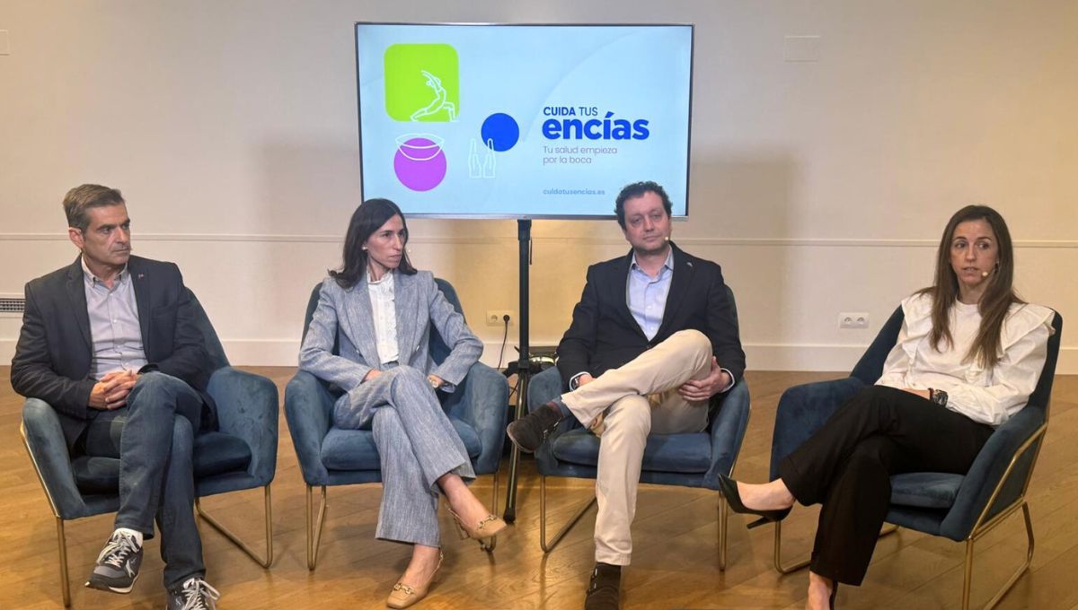 De izqda a dcha. Juan Francisco Perán, Virginia Bellido, Eduardo Montero y Paula Matesanz durante el encuentro sobre salud oral y diabetes (Fuente: SEPA)