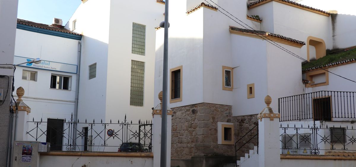 Fachada exterior del Hospital Santa Justa. (Foto. Ayuntamiento de Villanueva de la Serena)