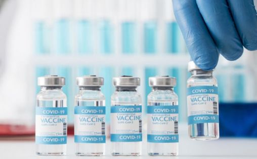 ¿Fin a la era dorada de las vacunas Covid? Se desploma un 21% la previsión de ventas