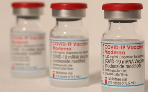 Moderna inicia los ensayos clínicos de su vacuna adaptada a Ómicron