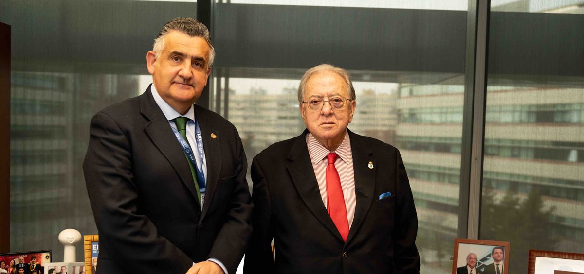 Diego Murillo, presidente de la Fundación  A.M.A., y Roberto Martín, presidente del Colegio de Enfermería de Toledo. (Foto. A.M.A.)