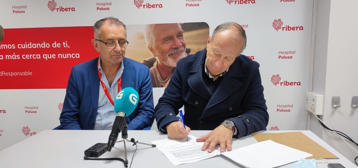 Javier Atanes y Tito Díaz, en la firma del convenio Ribera Polusa Breogán (Foto. Ribera)