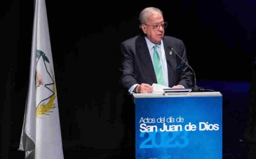 El Dr. Diego Murillo, distinguido por su compromiso con los profesionales sanitarios