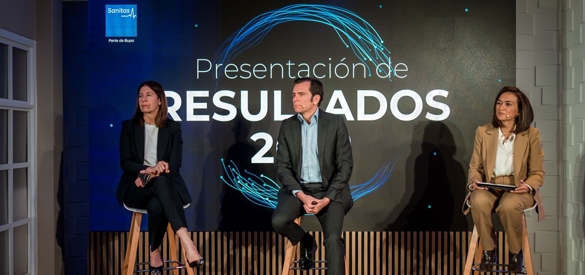 Yolanda Erburu, Iñaki Peralta y Pilar Villaescusa en la presentación de resultados (Foto. Sanitas)