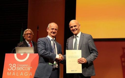 El Dr. Jaime Aramberri (Miranza) recibe el Premio Menezo-Quintana en el Congreso Secoir 2023