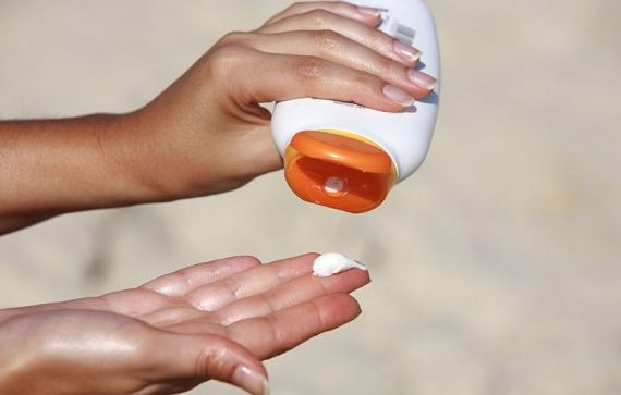 Aceite o crema, ¿qué textura es mejor para protegerte del sol?