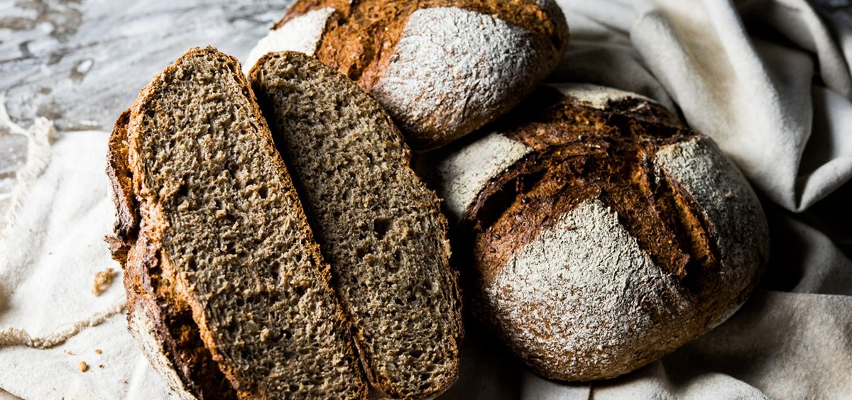 El pan integral y el pan blanco tienen prácticamente las mismas calorías (Foto. Estetic)