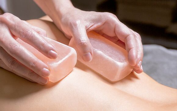 Salt Massage, un nuevo tratamiento desintoxicante y revitalizante a base de sal