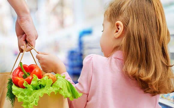 Dietas vegetarianas o veganas, un desafío para los pediatras