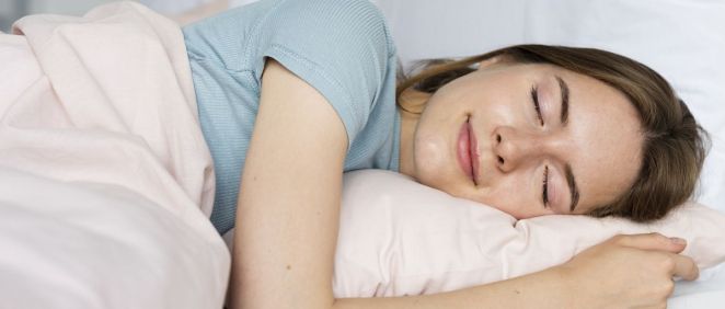 Las mujeres duermen una media de 24 minutos menos que los hombres (Foto. Freepik)