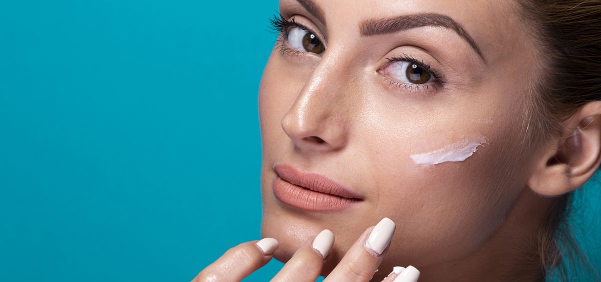 El retinol es uno de los mejores activos para frenar el envejecimiento de la piel (Foto. Freepik)