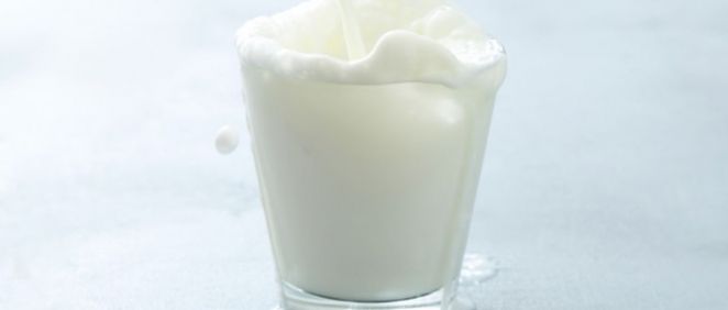 Vaso de leche (Foto. Freepik)