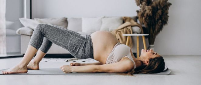 Yoga para embarazadas (Foto. Freepik)