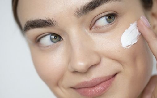 Descubre las mejores cremas de noche para pieles de 35 años
