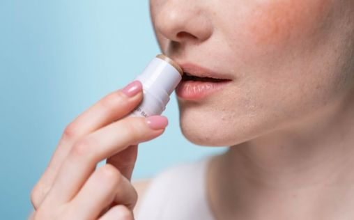 ¿Calenturas en los labios? Una buena rutina de cuidado puede ayudarte a evitarlas