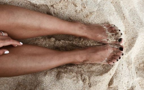 ¿Quieres unas piernas bronceadas sin tomar el sol? Ahora es posible en tan solo dos pasos