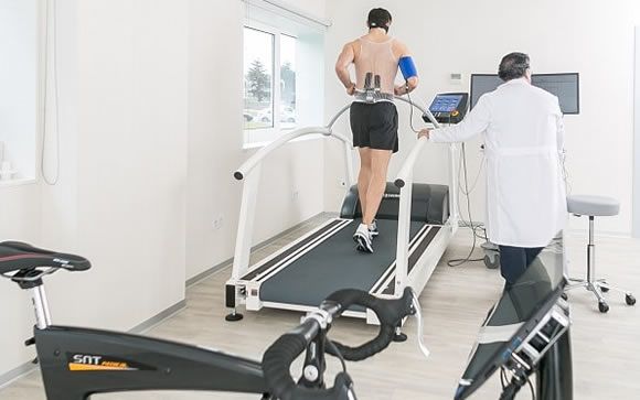 Running, ¿cuáles son sus beneficios para la salud y qué riesgos presenta?