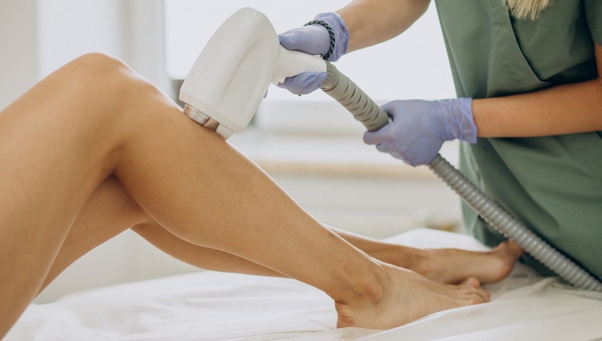 Terapia de depilación láser en las piernas (Foto. Freepik)