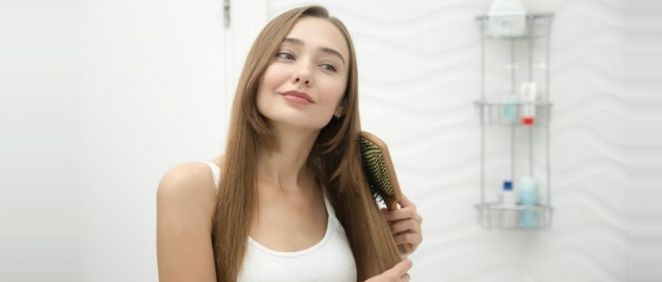 Es esencial enjuagar el pelo en profundidad para evitar las raíces grasas
