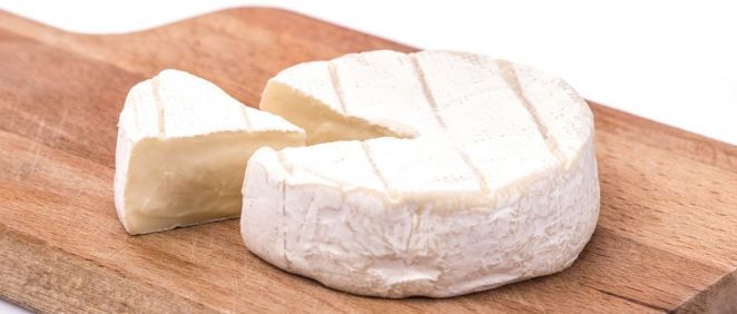 El queso de cabra es uno de los alimentos que engordan (y mucho) si los consumes de noche