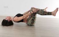 El yoga bowspring es una opción que mejora la postura, cultiva la atención y mejora la salud.