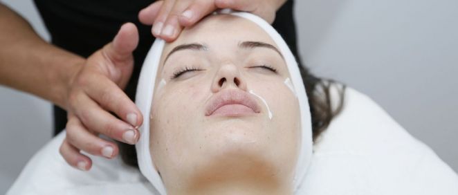 Este tratamiento relaja y tonifica los músculos de la cara y previene la aparición de arrugas