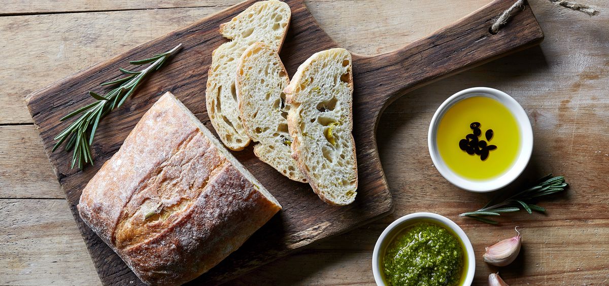 El pan tiene un bajo contenido en grasa, concretamente entre 1 y 3 gramos
