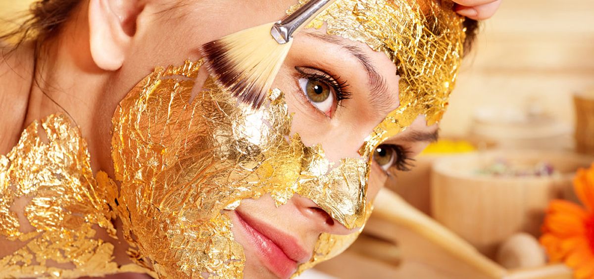 Las mascarillas de oro fortalecen y dan brillo a la piel
