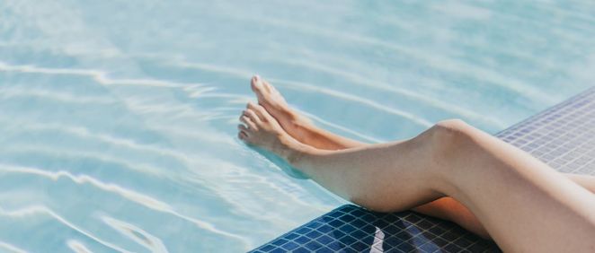 Si se sufres de piernas cansadas se debe evitar la exposición al sol durante largos periodos de tiempo