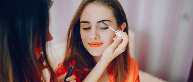 Una de cada cuatro mujeres sufre problemas en los ojos a causa del maquillaje