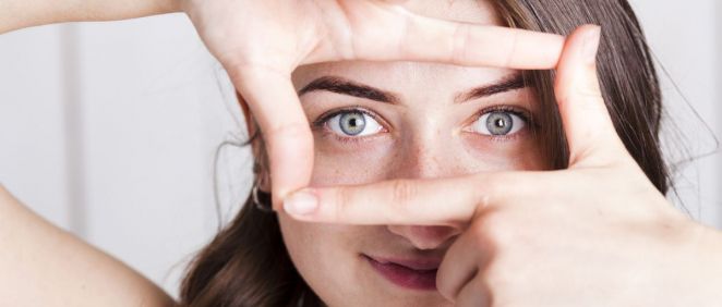 Los primeros signos de la edad aparecen en la zona del contorno de los ojos