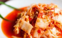 Plato de kimchi coreano