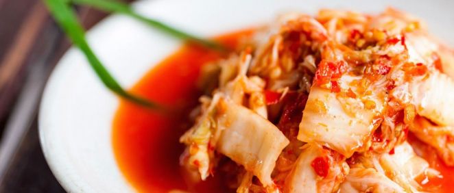 Plato de kimchi coreano