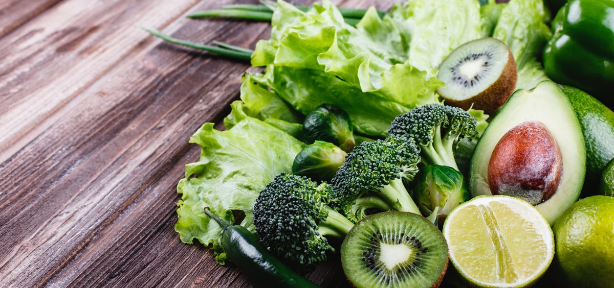 Los alimentos de color verde tienen un papel importante dentro de una alimentación saludable