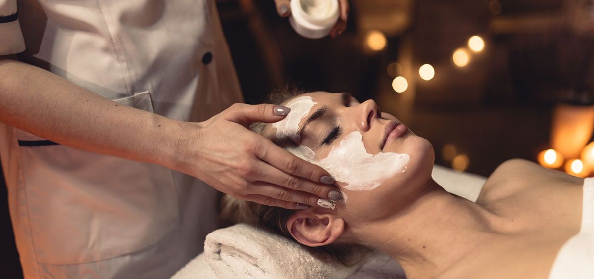 Este es el tratamiento ideal para desintoxicar tu piel del maquillaje