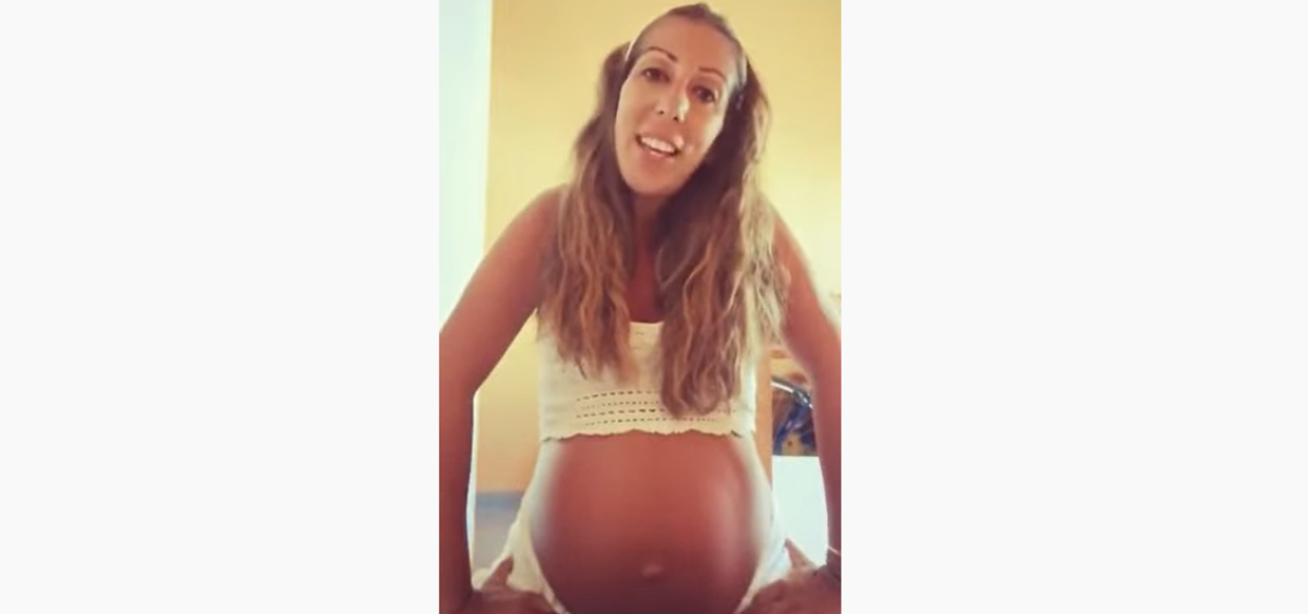 Beatriz, enfermera y embarazada, anima a otras mamás a vacunarse contra la Covid 19. (Foto. YouTube La Voz de Almería)