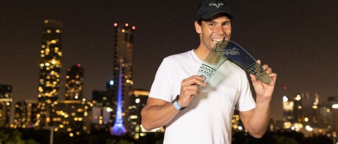 El tenista Rafa Nadal tras ganar el Open de Australia. (Foto. Tw @RafaelNadal)