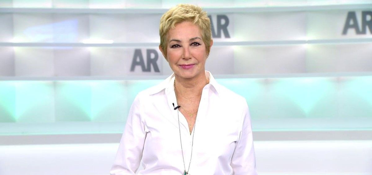 Ana Rosa Quintana vuelve a la tele con un renovado look tras superar un cáncer de mama. (Foto. Telecinco)