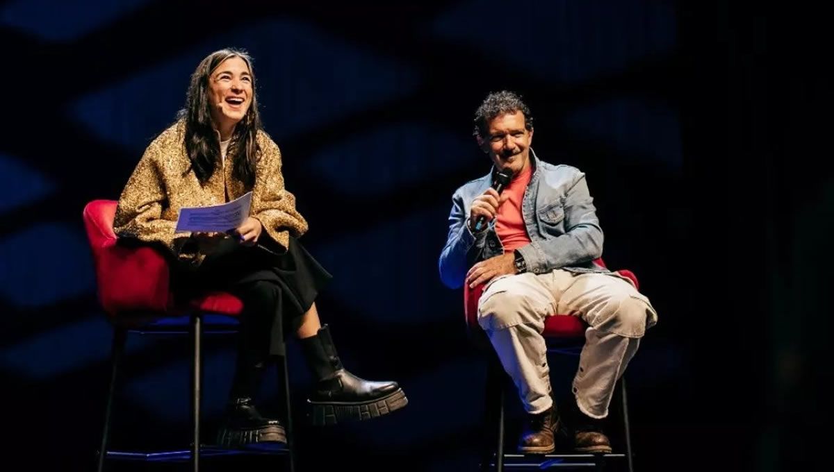 Antonio Banderas y Alessandra García en el coloquio. (Foto: Teatro del Soho)