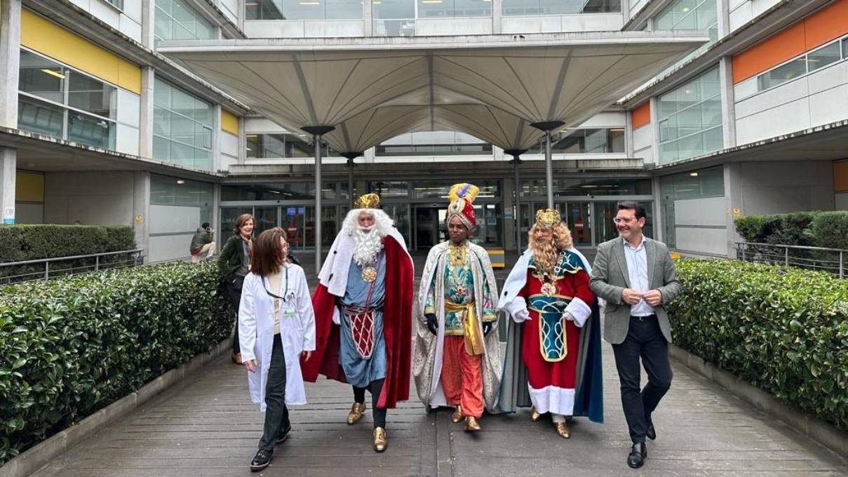 Los Reyes Magos visitan el Hospital Infanta Leonor. (Foto: X/@JMDvivallecas)