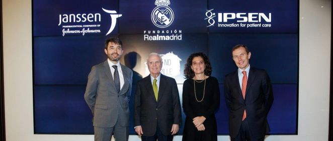 Firma del acuerdo entre Ipsen, Janssen y la Fundación Real Madrid (Foto. Fundación Real Madrid)