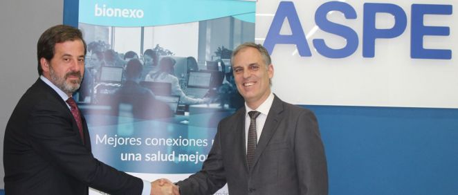 Carlos Rus, presidente de ASPE, y Joan Batlle, country manager de Bionexo Ibérica (Foto. ECSalud)