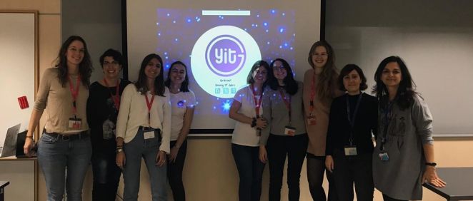El equipo de Boehringer Ingelheim y Young IT Girls durante un encuentro.