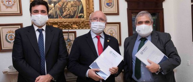 AMA Vida firma con el Colegio de Médicos de Huelva la póliza colectiva de Vida