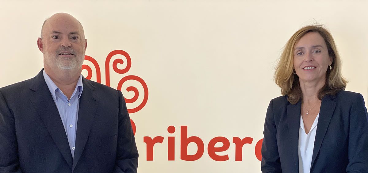 El director ejecutivo europeo de Centene Corporation y consejero de Ribera, Alberto de Rosa; y la consejera delegada del grupo, Elisa Tarazona.